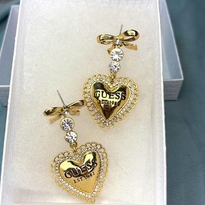 NWOT Guess Princess Bow Earnings (gold)